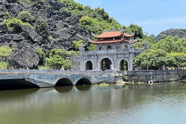 Cố Đô Hoa Lư - điểm du lịch nổi tiếng Ninh Bình