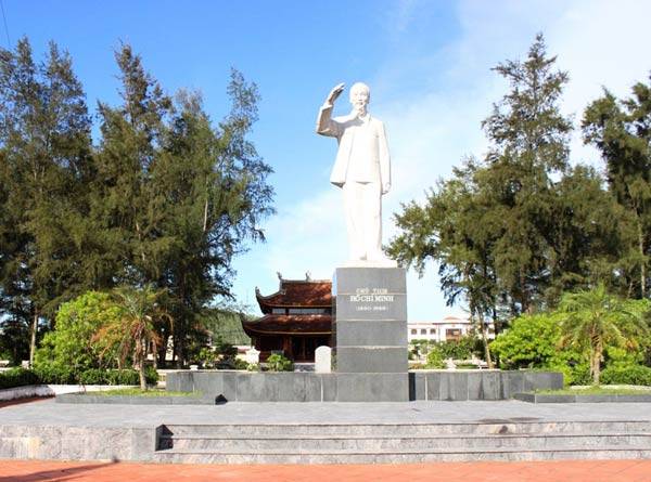 Nhà lưu niệm Chủ tịch Hồ Chí Minh