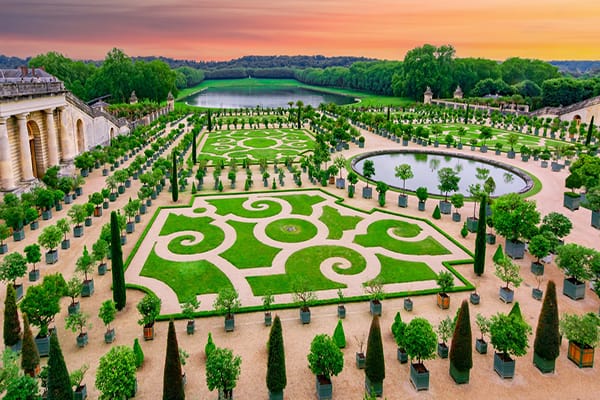 3. Vườn Hoa Versailles - Pháp